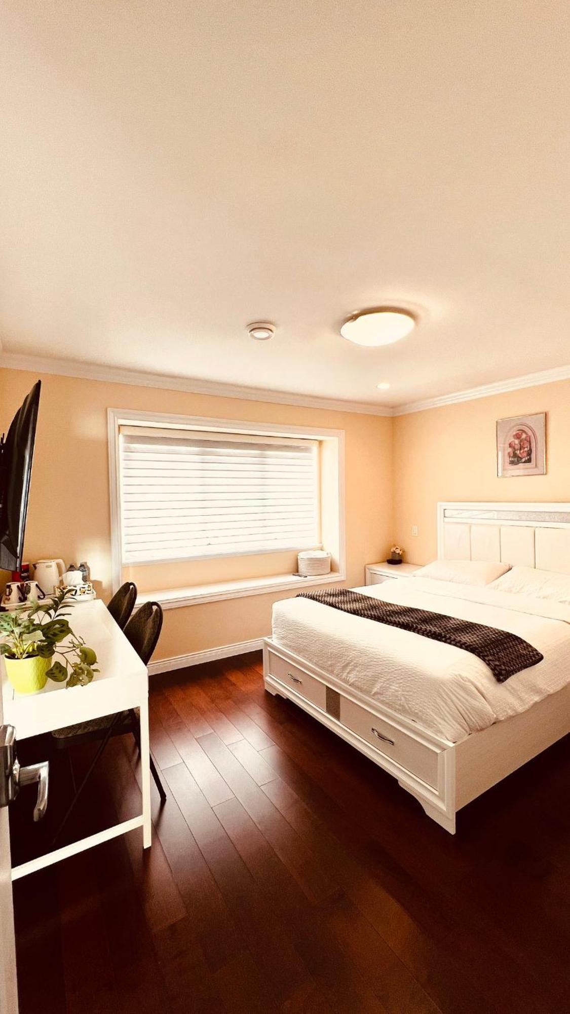 Coze Home In Vancouver Near Yvr Exterior photo
